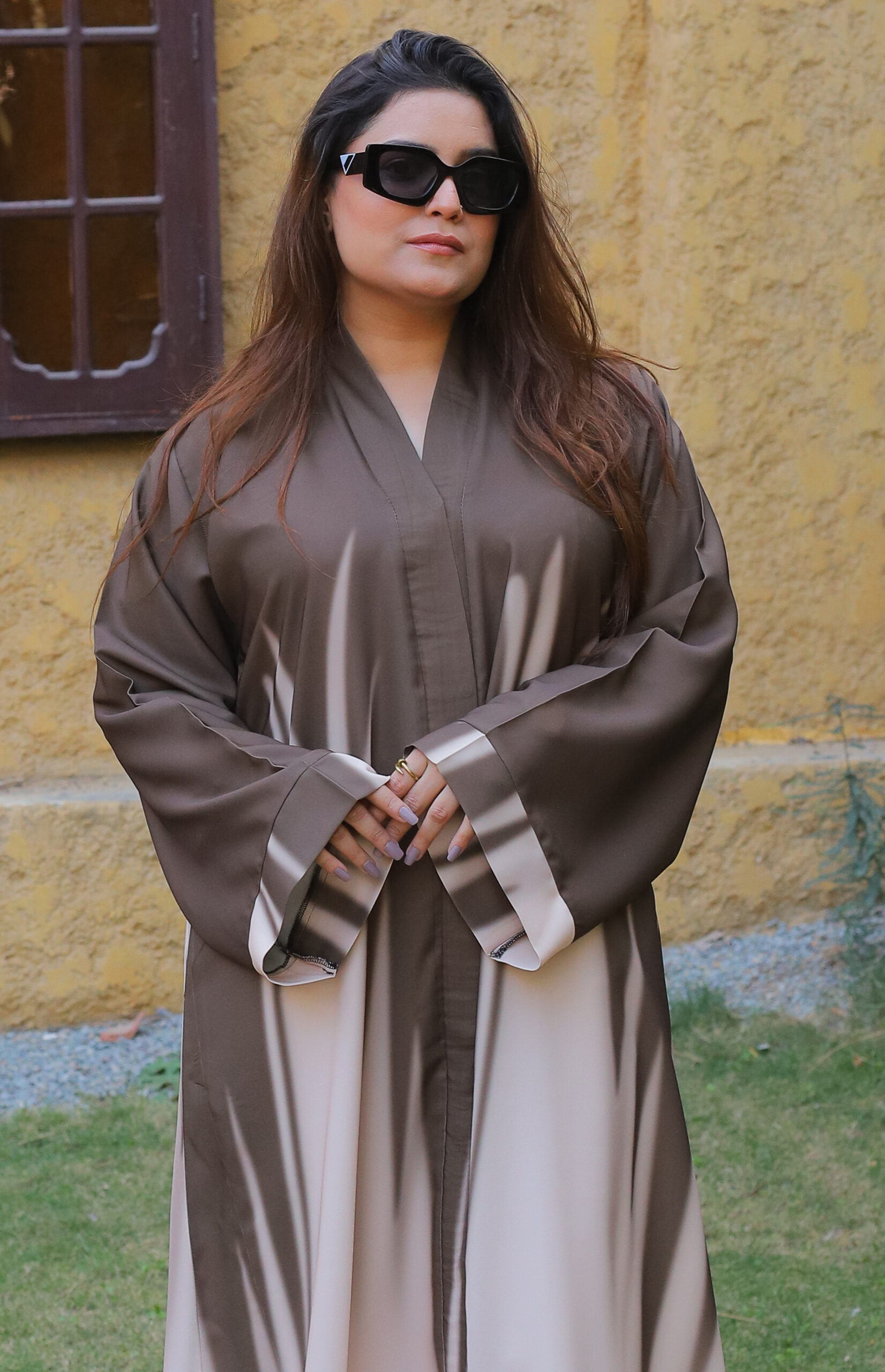 Minsa Mocha & Beige Two-Tone Abaya for Women – Allara